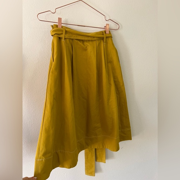 Staud snoop skirt belted in gold S - Picture 8 of 9
